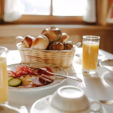 Sonne Post Mit Schwimmbad فندق