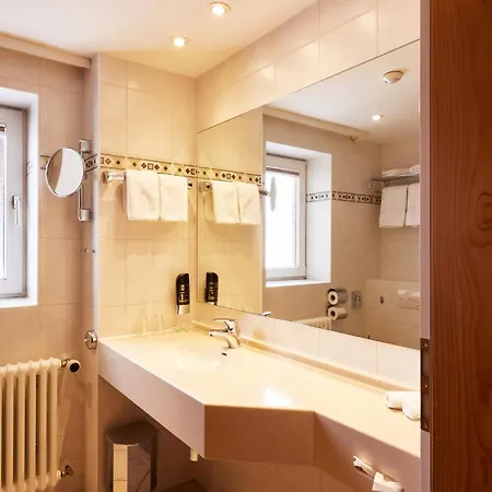 Sonne Post Mit Schwimmbad 3*