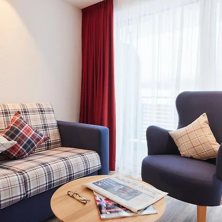 Sonne Post Mit Schwimmbad Титизее-Нойштадт