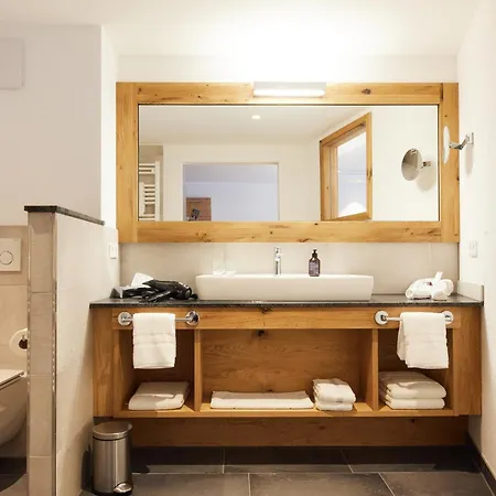 Sonne Post Mit Schwimmbad فندق