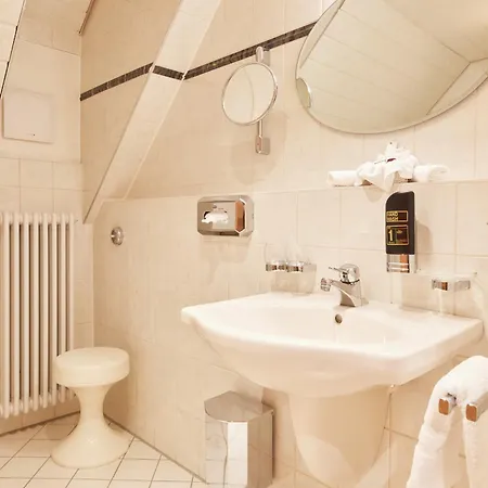 Sonne Post Mit Schwimmbad فندق 3*