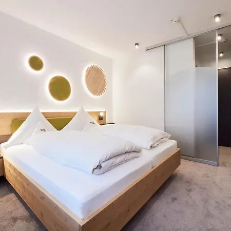 Sonne Post Mit Schwimmbad