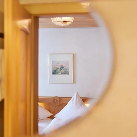 Sonne Post Mit Schwimmbad فندق تيتيسي نيوستادت