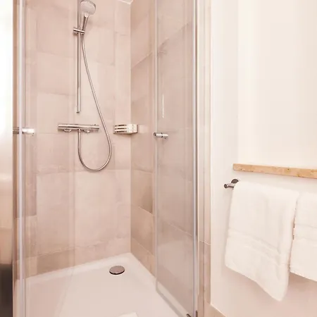 Отель Sonne Post Mit Schwimmbad Титизее-Нойштадт