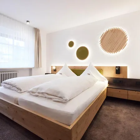 Sonne Post Mit Schwimmbad