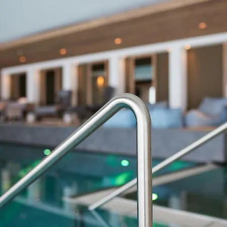 فندق Sonne Post Mit Schwimmbad تيتيسي نيوستادت