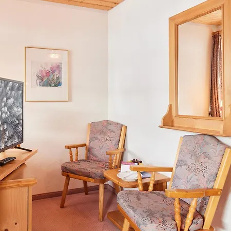 Sonne Post Mit Schwimmbad Отель