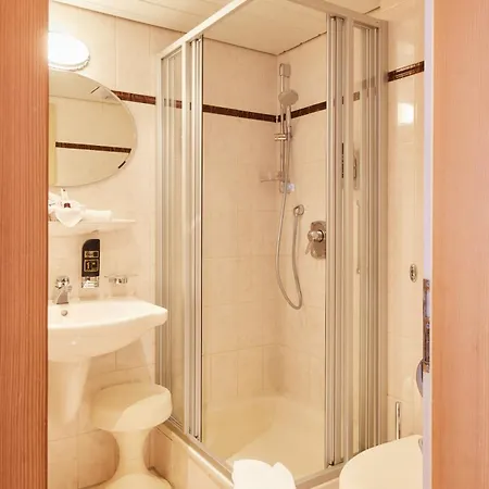 Sonne Post Mit Schwimmbad فندق 3*