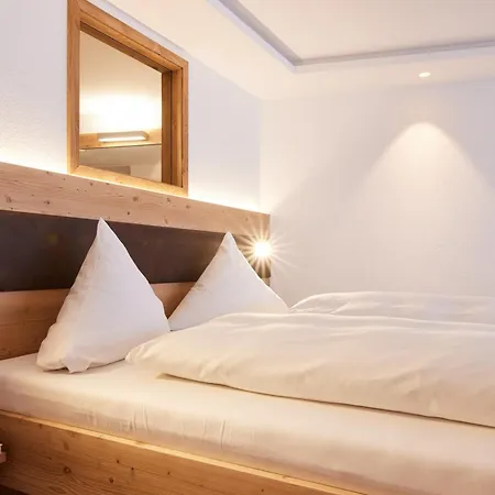 Sonne Post Mit Schwimmbad Отель