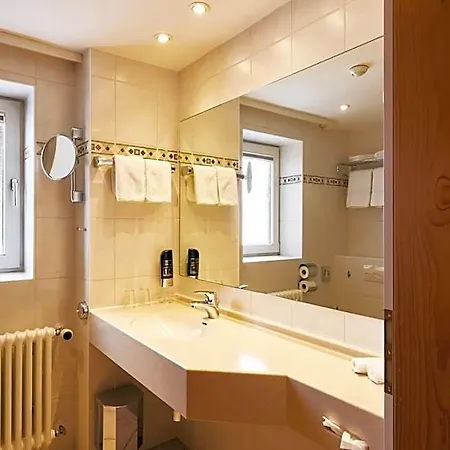 Sonne Post Mit Schwimmbad