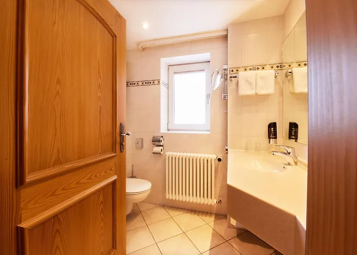 Sonne Post Mit Schwimmbad Hotel