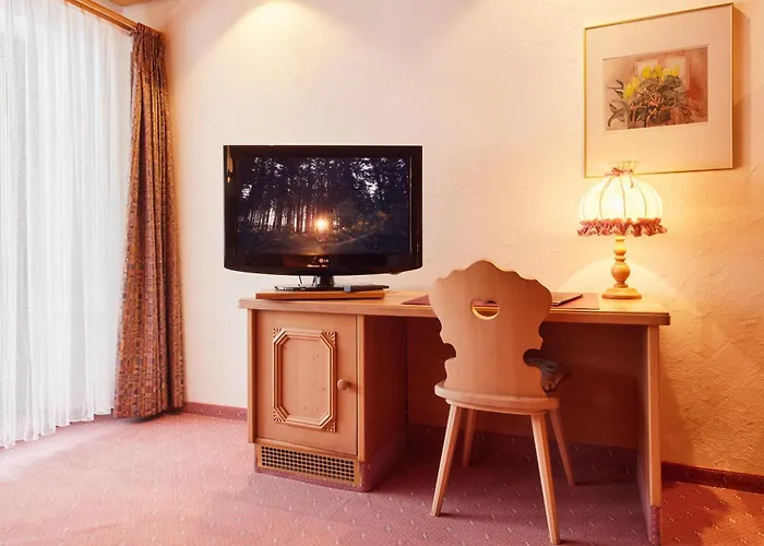 Отель Sonne Post Mit Schwimmbad 3*