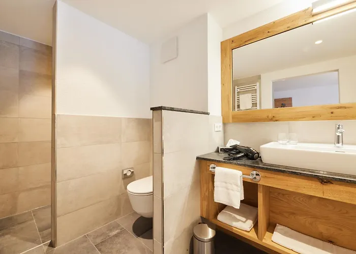 Sonne Post Mit Schwimmbad Титизее-Нойштадт