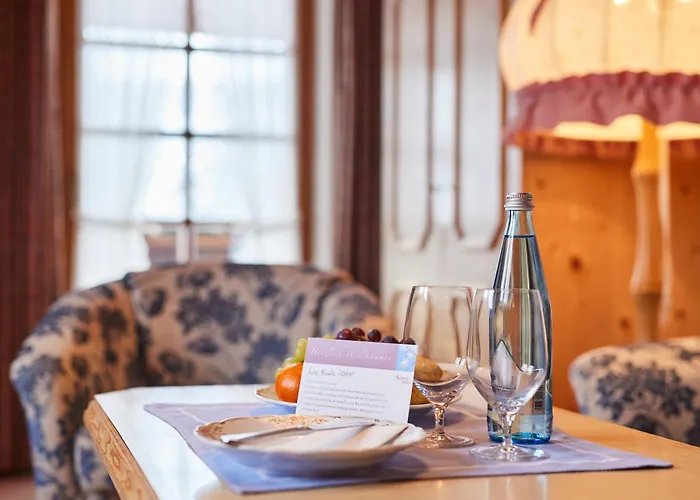 Sonne Post Mit Schwimmbad Отель