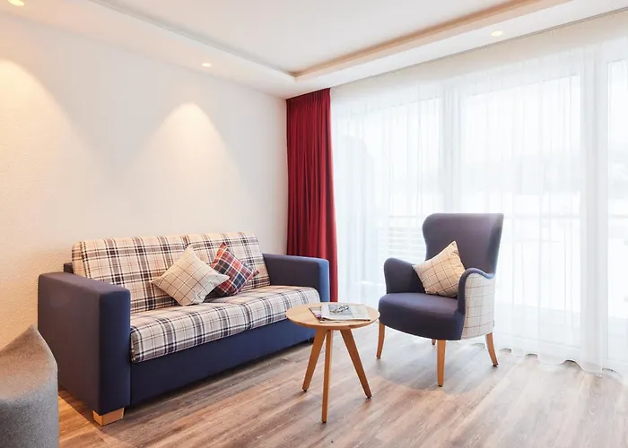 Sonne Post Mit Schwimmbad Titisee-Neustadt