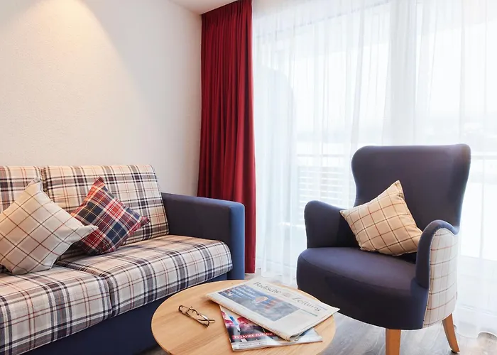 Sonne Post Mit Schwimmbad Titisee-Neustadt