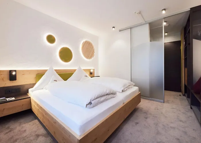 Sonne Post Mit Schwimmbad