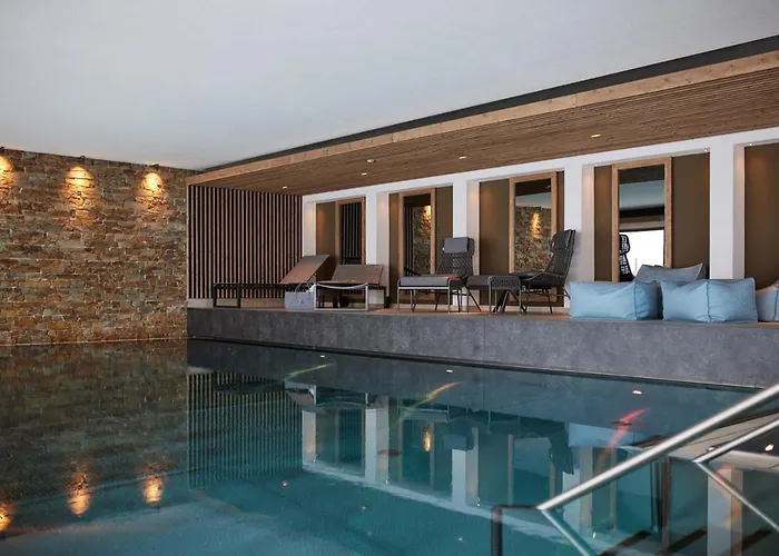 Sonne Post Mit Schwimmbad