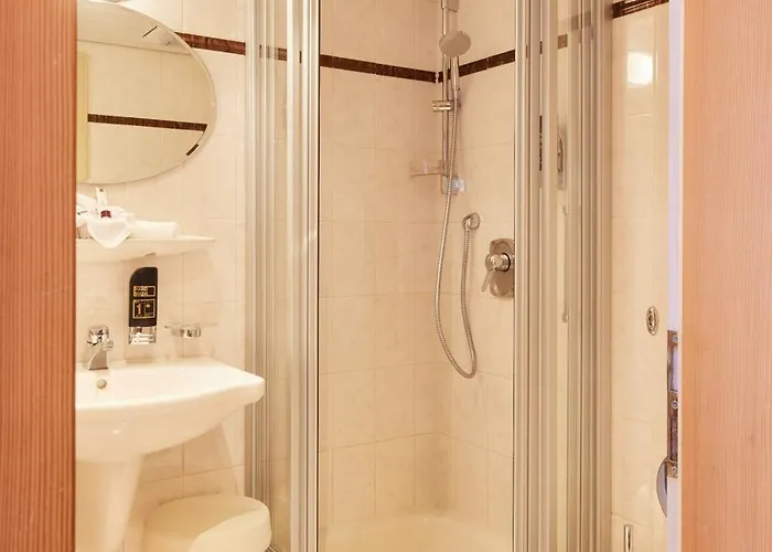 Sonne Post Mit Schwimmbad Отель 3*