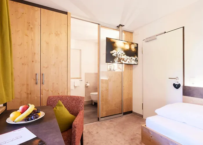 Sonne Post Mit Schwimmbad