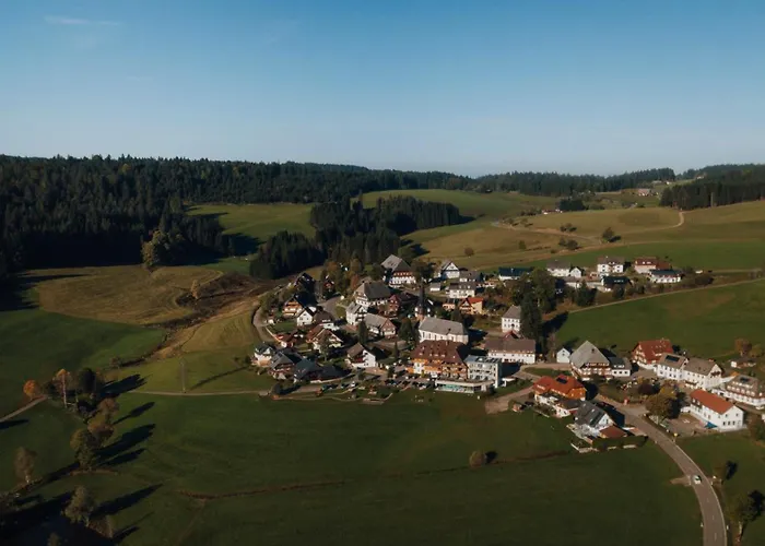 Sonne Post Mit Schwimmbad Titisee-Neustadt